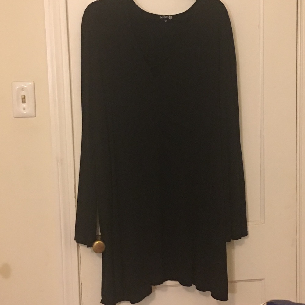 Long sleeve flowy with crisscross detail back